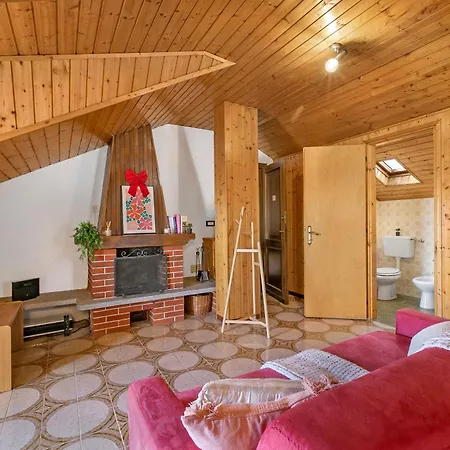 La Mansarda Sul Lago: Rustic Attic With Balcony & Parking - Happy Apartmán *