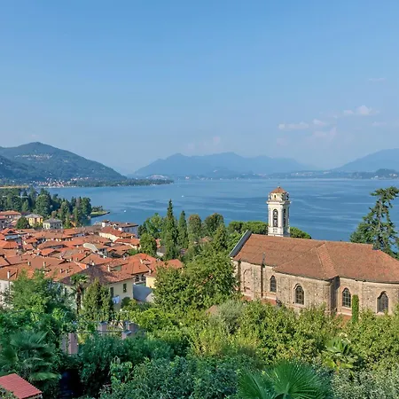 La Mansarda Sul Lago: Rustic Attic With Balcony & Parking - Happy Nebbiuno