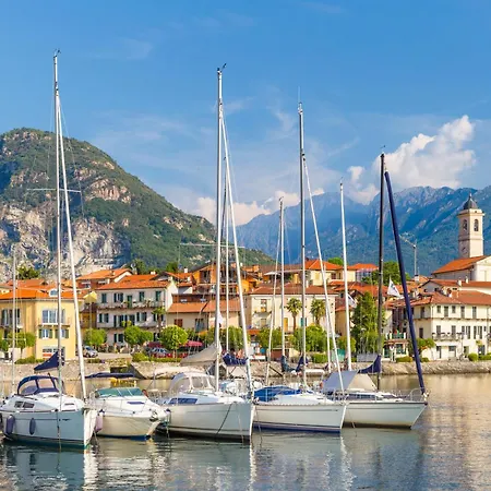 La Mansarda Sul Lago: Rustic Attic With Balcony & Parking - Happy Nebbiuno